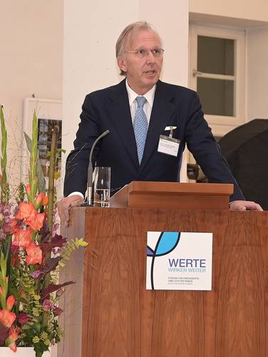Laudator Prof. Reinhard Walter
